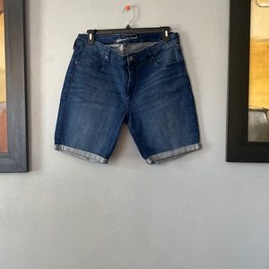 UNIVERSAL JEANS SIZE 18WR
